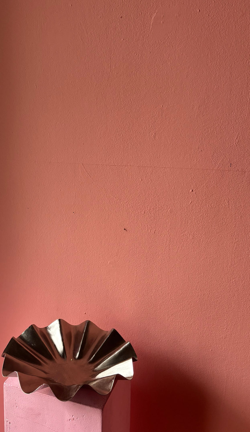 Wavy metal bowl