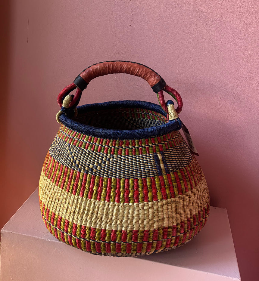Bloga Korb aus Ghana