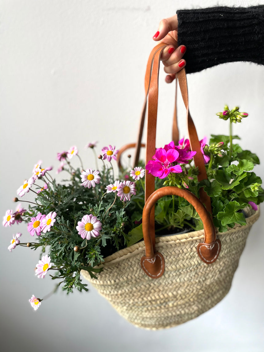 Basket bag with balcony plants